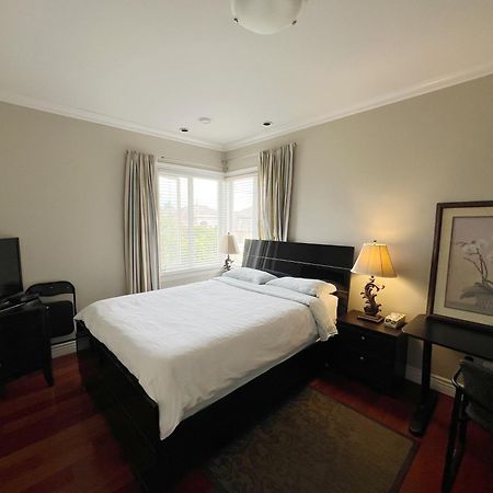 Lucky Room, A Comfortable Bedroom With Private Bathroom Close To Yvr Ричмънд Екстериор снимка