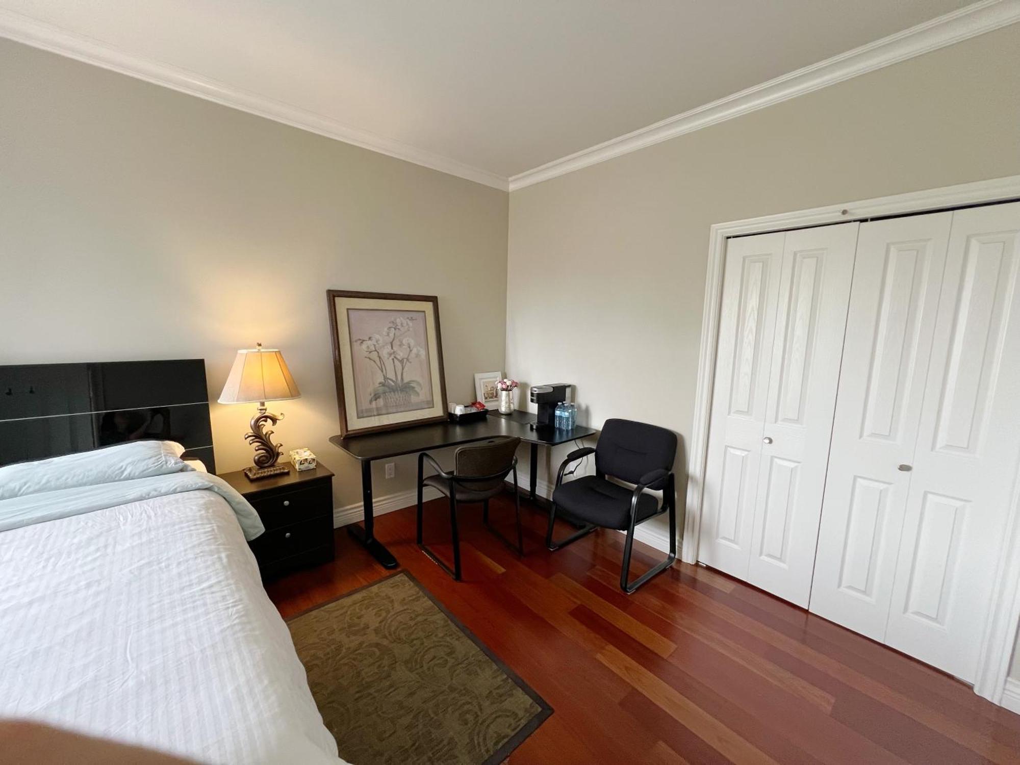 Lucky Room, A Comfortable Bedroom With Private Bathroom Close To Yvr Ричмънд Екстериор снимка
